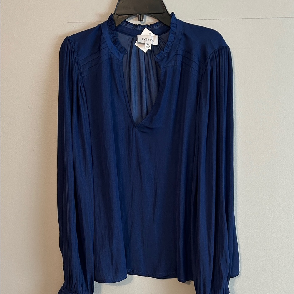 Evereve Deep Blue V-Neck Blouse. Pleated 3 Button cuffs. Med.